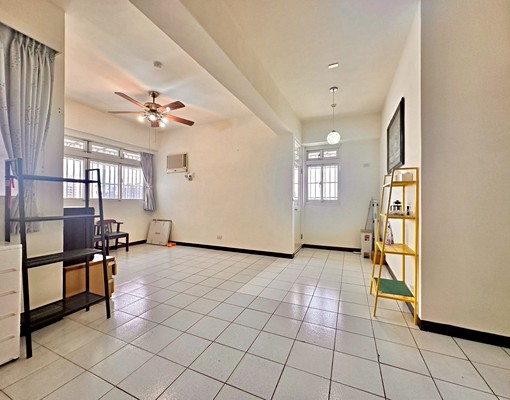 學區旁~附車位/冷氣/傢俱/家電 - Image 1