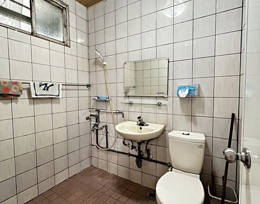 育英國小旁🌟淡金路三段公寓五房大空間出租 - Image 8