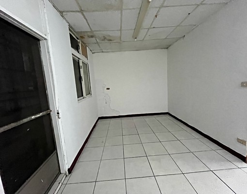 影片為現況-近金龍市場公寓3樓大空間- - Image 5