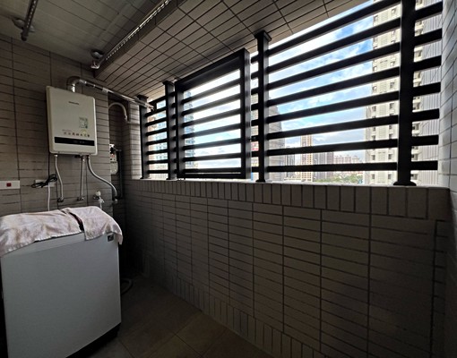 出租中路可租補三房車 - Image 7