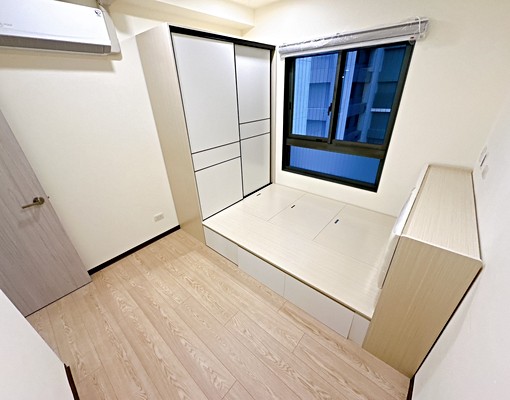 下樓lalaport⇪入門玄關⇪系統櫃正兩房可租補⇪平車位 - Image 10