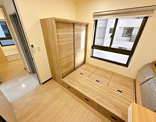 下樓lalaport⇪入門玄關⇪系統櫃正兩房可租補⇪平車位 - Image 8