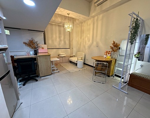 挑高獨立套房近景安捷運,近黃昏市場,生活機能佳 - Image 1