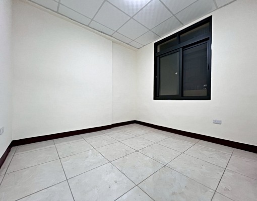 太平家樂福旁全新整理活路平房 - Image 9