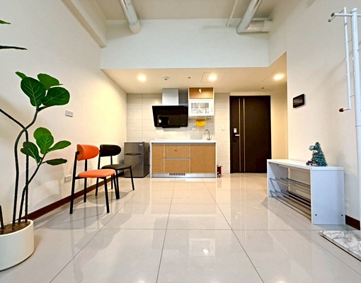 程蕉我是承辦🍌遠雄幸福成全新完工可租補含管含家具直接入住 - Image 1