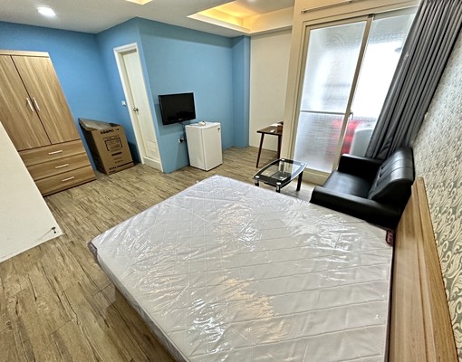 一中街,台體大🔥可租補🔥陽台獨洗🔥衛浴開窗🔥大空間 - Image 3