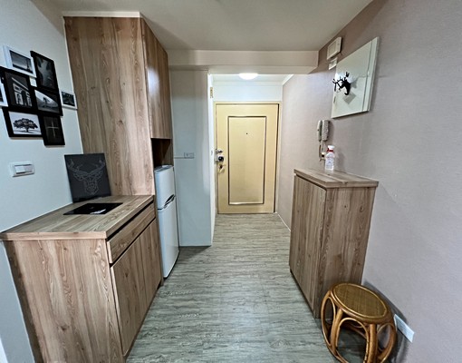 捷運站旁可租補正1房1廳含管家俱電全配一咖皮箱直接住 - Image 4