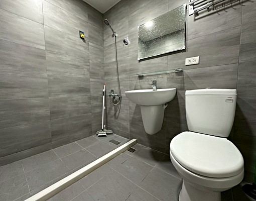 媛媛推薦✨龍安商圈三房車租金含管理費✨宏國真愛 - Image 7