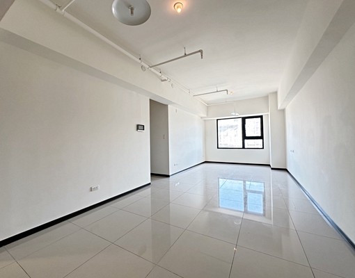 長虹天韻|三房平車可寵物|家具家電全配!!速洽賞屋 - Image 1