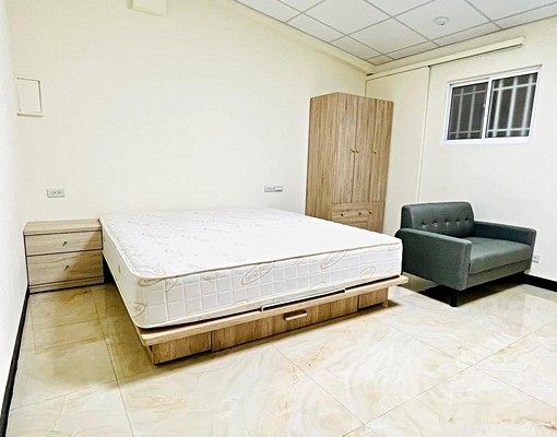 屏東市中心🔴乾淨套房🔴家具電齊全🔴縣府生活圈 - Image 1