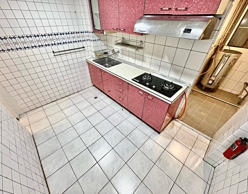 華麗工業風🔥傢俱簡配✅市場低價✨含汽車位💯 - Image 3