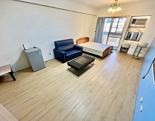 沒看錯就是這麼大間✨台水電✨雙租補✨陽台獨洗✨木地板✨ - Image 1