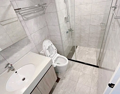 勝興豐境百萬精裝💝全新高檔社區可租補雙衛浴北歐質感兩房平車 - Image 9