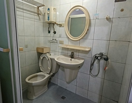 近三和國中站永福國小小資族溫馨採光獨立套房大空間 - Image 8