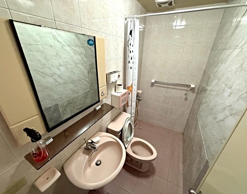 忠孝敦化🏠採光通風🌟獨洗曬🌟大空間🌟可炊🌟傢具齊全 - Image 6