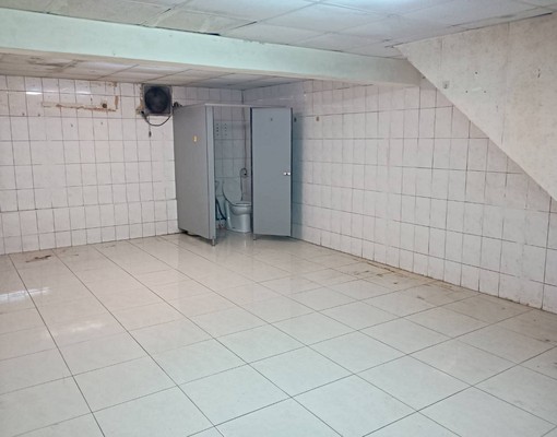 地下室整層出租適合倉庫或辦公室 - Image 5