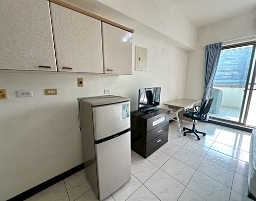 【大晟租屋】🌈東區全配明亮大套房(可租補)不收仲介費 - Image 3