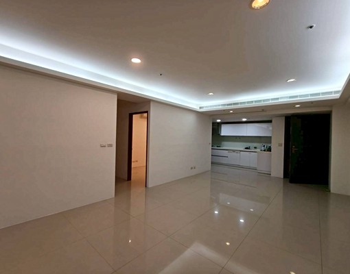 重劃區近家樂福高樓景觀舒適三房雙車 - Image 2