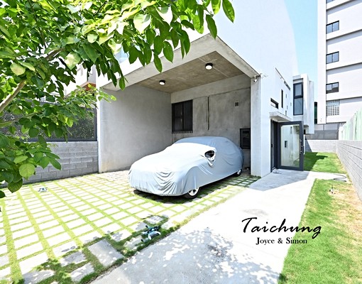 單元二近公益路.臨路8米大面寬別墅.可停2~4車 - Image 1