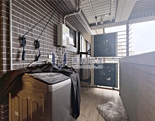 中山捷運熱區正四房全新首租含平面車位含稅 - Image 5