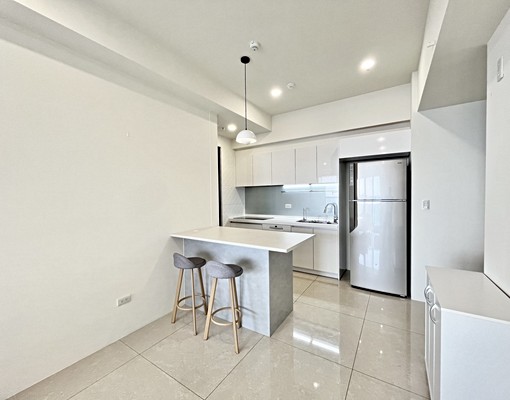 🦜含車含家具電可租補~太普美術海高樓無敵景觀2+1房平車 - Image 6