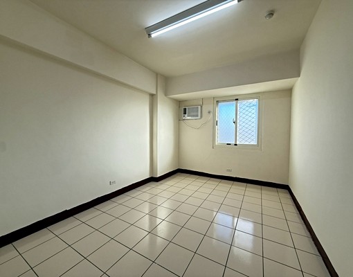 可租補.全新整理大3房+車位(含管含車) - Image 2