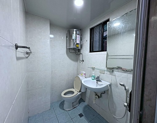 新埔❣️2F免爬高/採光通風/衛浴開窗/交通便利/生活機能好 - Image 7