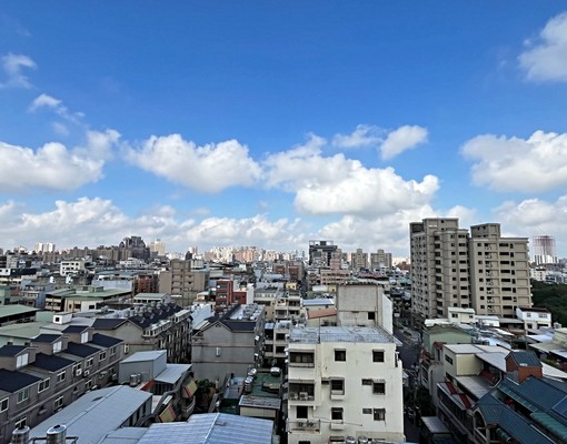 麥當勞旁~有陽台的舒適套房~景觀空間讚 - Image 8