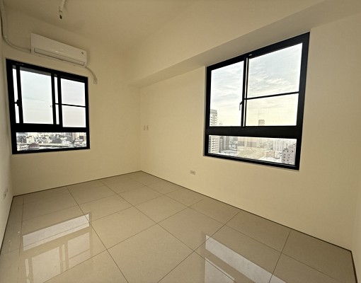 高鐵旁*鑫悅2+1房兩衛浴+平面車位(可租補) - Image 4