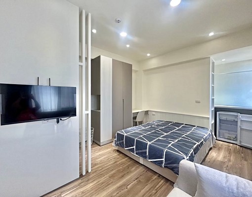 市中心!全新整理*精美!電梯套房 - Image 2