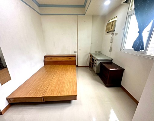 三重國小站🌸忠孝路寧靜巷弄/低樓層小資專屬套房/包水網 - Image 2