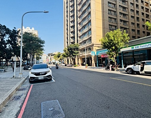 亞灣夢時代八米六面寬1+夾+平車大坪數店住 - Image 10