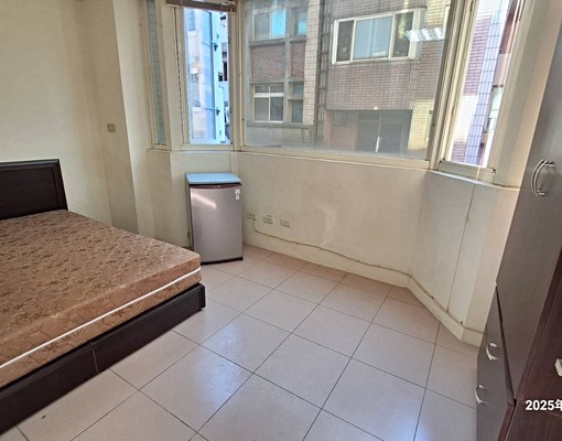 火車站遠百郵局巨城清大國泰 - Image 1