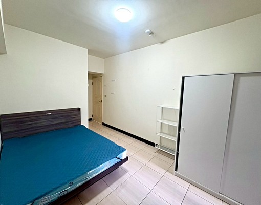 新埔站🌸可租補限貓陽台套房/共洗/包水網管理費代收垃圾 - Image 2