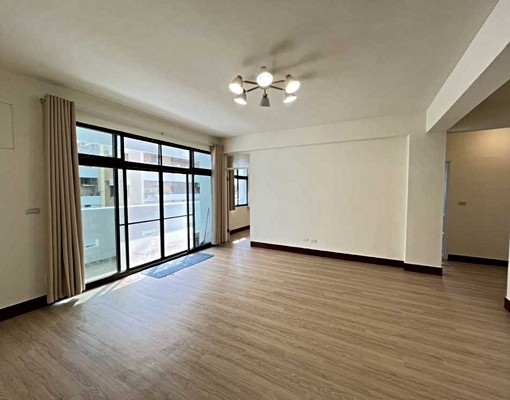 油廠國小#全屋翻新大坪數三樓公寓#可寵可租補 - Image 1