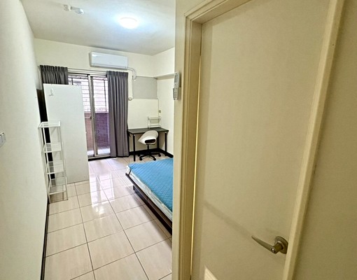 新埔站🌸首月優惠三千/可租補限貓陽台套房/共洗/有代收垃圾 - Image 3