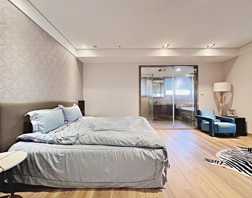 近秋紅谷、新光三越|百坪豪奢裝潢|四房/四套衛浴×屋況極佳 - Image 9