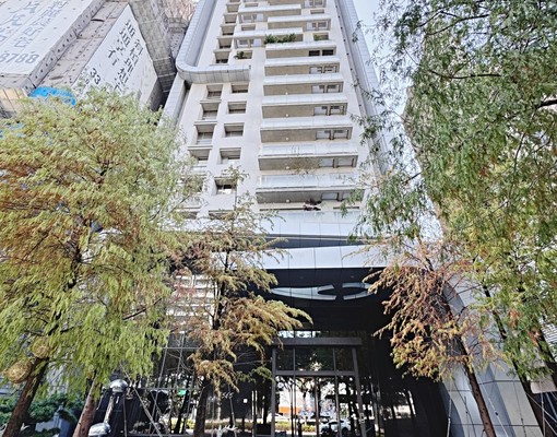 近秋紅谷、新光三越|百坪豪奢裝潢|四房/四套衛浴×屋況極佳 - Image 2