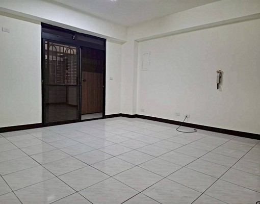 新莊區精華地段交通便利/生活機能全/有電梯 - Image 1