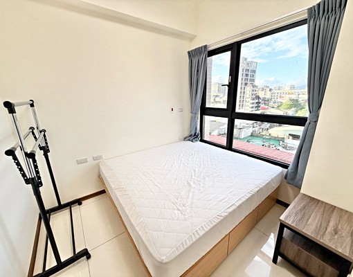 大橋頭站,全新裝潢,採光佳,大樓管,租補可談 - Image 2