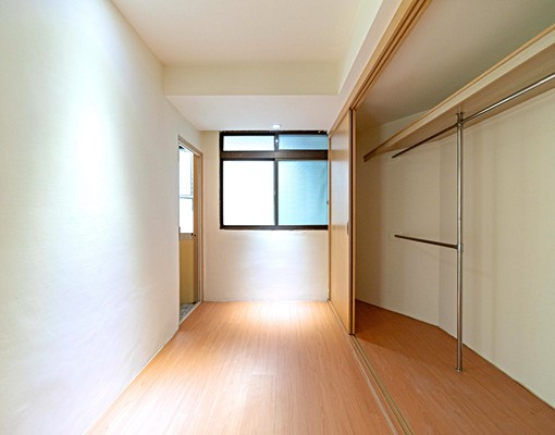 建工商圈大裕路面公園透天厝 - Image 13