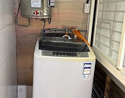 全新裝潢,ㄧ房一廳,可當工作室 - Image 3