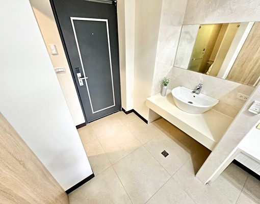 復健醫院中台電梯🌟乾濕分離🌟含車位🌟可短租 - Image 3