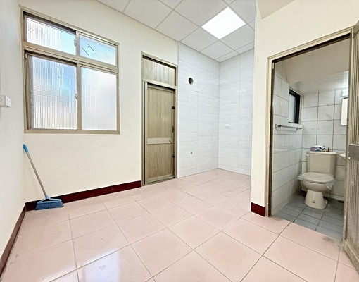 可租補!長租家具可談!沙鹿❤️全新整理透天店住緊鄰中山路學區 - Image 7