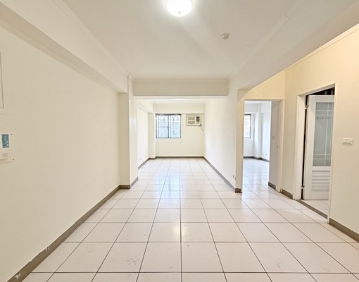 ⭐可租補⭐福德巴黎明亮大兩房~ - Image 1