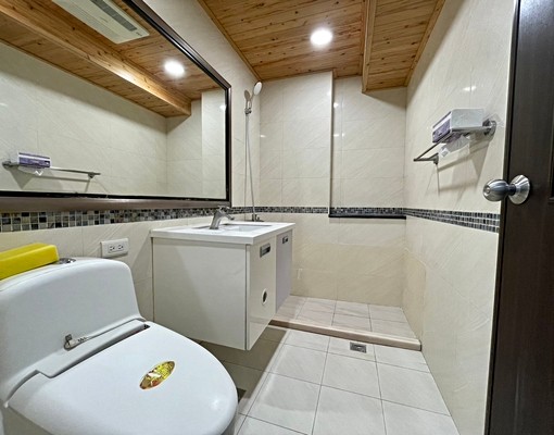 高大特區精美兩房,附家具家電 - Image 13