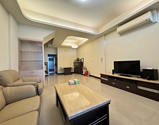 新豐市區2分鐘大透天門前停車寶雅走路會到 - Image 2