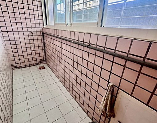 【稀有三房🔥經國路旁機能超強✨含管含車位可租補💕 - Image 6