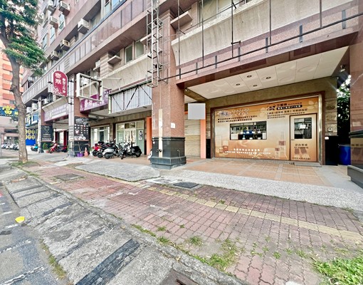 詩姐⚡左營高鐵｜華夏榮總霞海商圈｜三房臨路黃金樓店 - Thumbnail 15