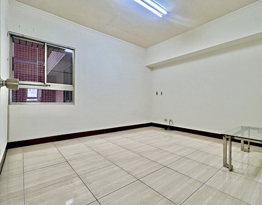 詩姐⚡左營高鐵｜華夏榮總霞海商圈｜三房臨路黃金樓店 - Image 10